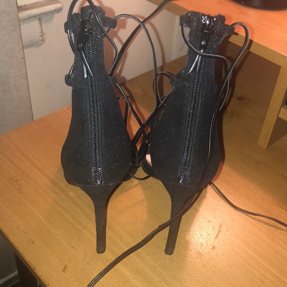 Stuart Weitzman - Picture 5 of 8